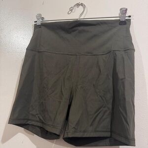 NWT CRZ YOGA Green High-Waisted Bike Shorts Stretchy
